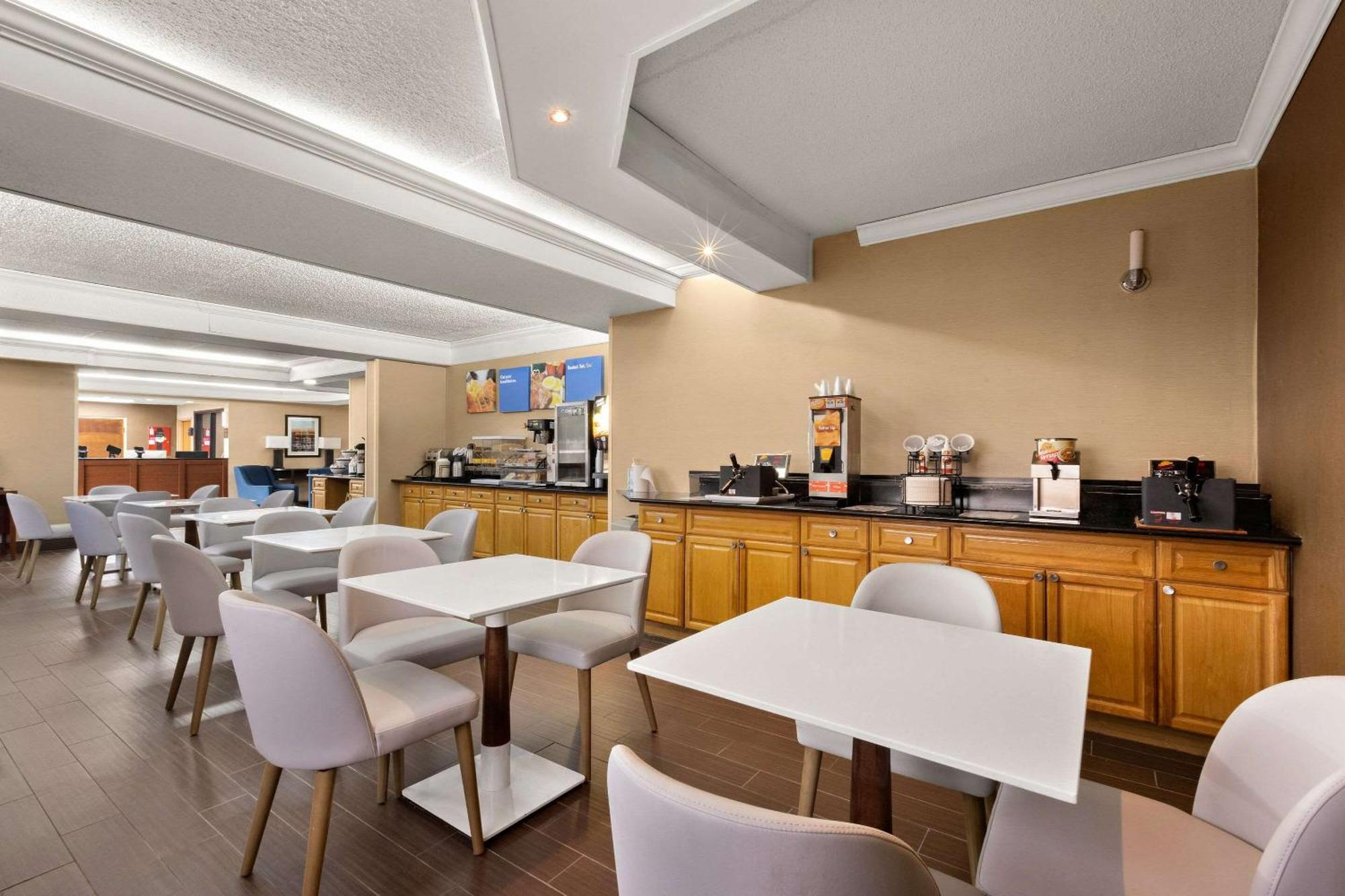 Comfort Inn Bordentown Near Nj Turnpike Eksteriør billede