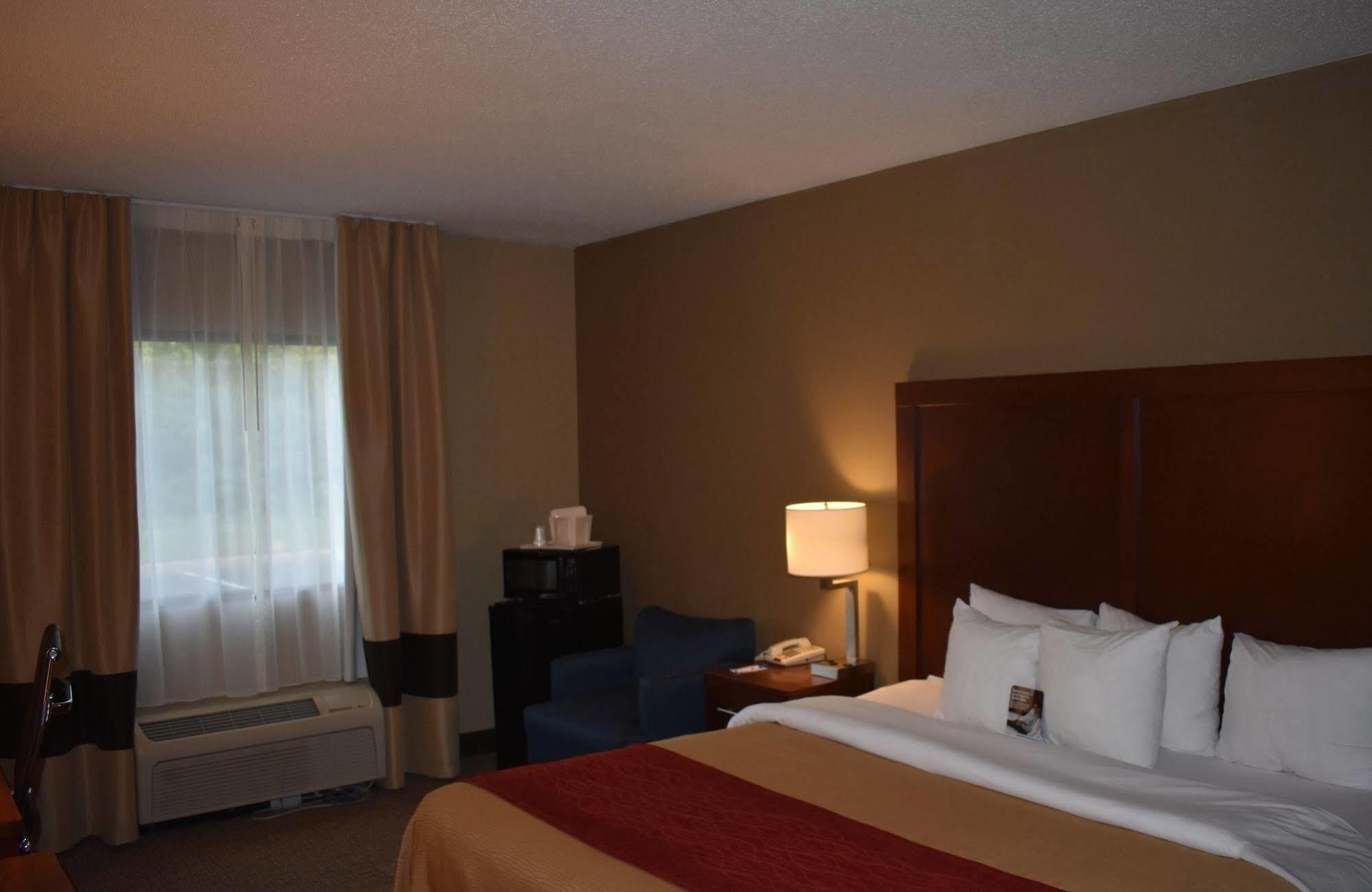 Comfort Inn Bordentown Near Nj Turnpike Eksteriør billede